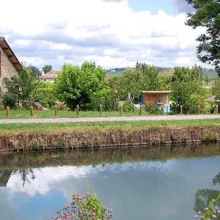 Spacieux A Avec Piscine Partagee * Blaignac