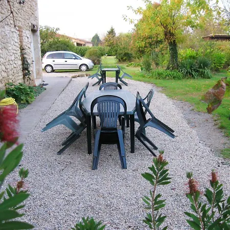 Spacieux A Avec Piscine Partagee Appartement